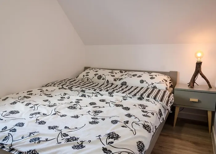 Betina Semesterbostad Jastrzębia Góra