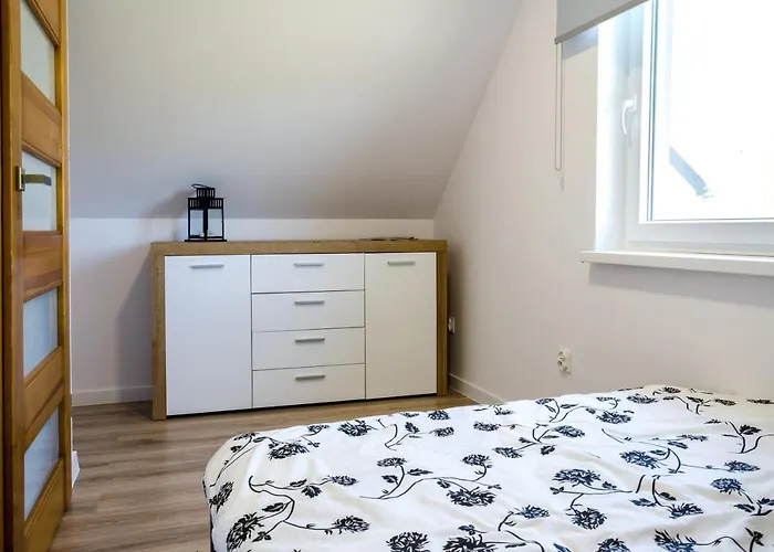 Betina Semesterbostad Jastrzębia Góra